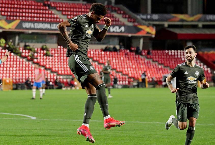 赛车手们必 赛车手们必